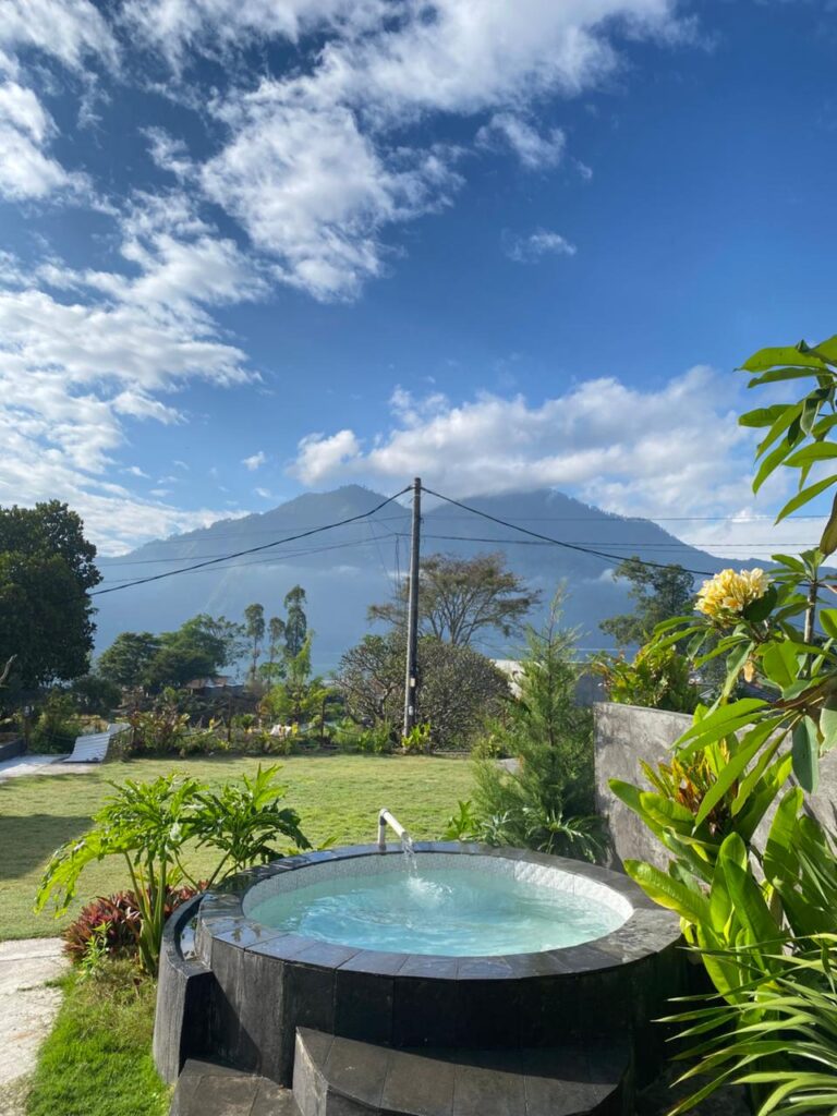 Staycation Hemat! Tips Mendapatkan Glamping Bali Murah dengan View Mewah di Kintamani senja bali kintamani (2)